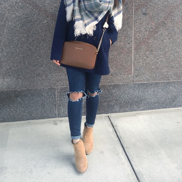 busted knee free people